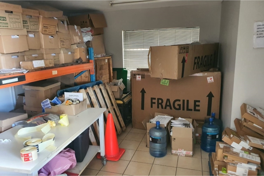 To Let commercial Property for Rent in Walmer Eastern Cape